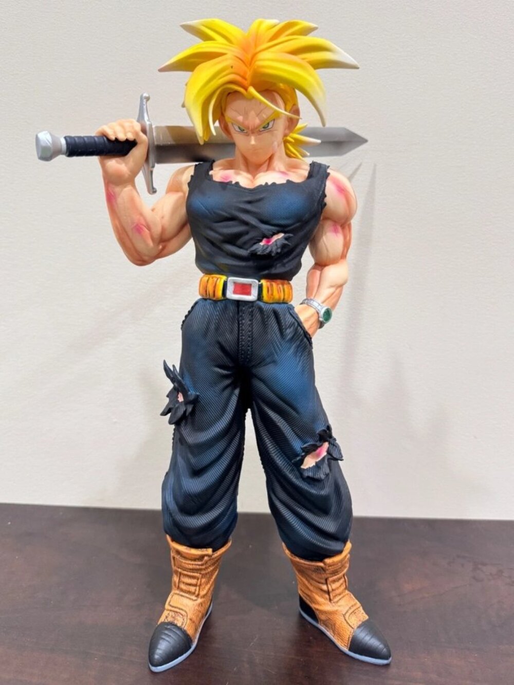 Dragon ball Z Super Saiyan Trunks Figure Model Statue Yellow Hair Gift Sword